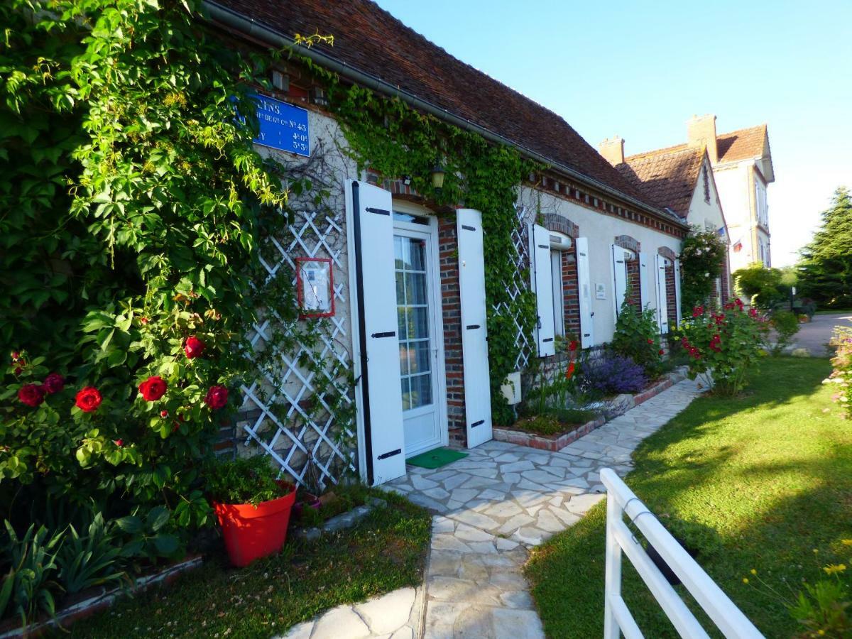 Chambres D'Hotes Les Muscaris Feins-en-Gatinais Экстерьер фото