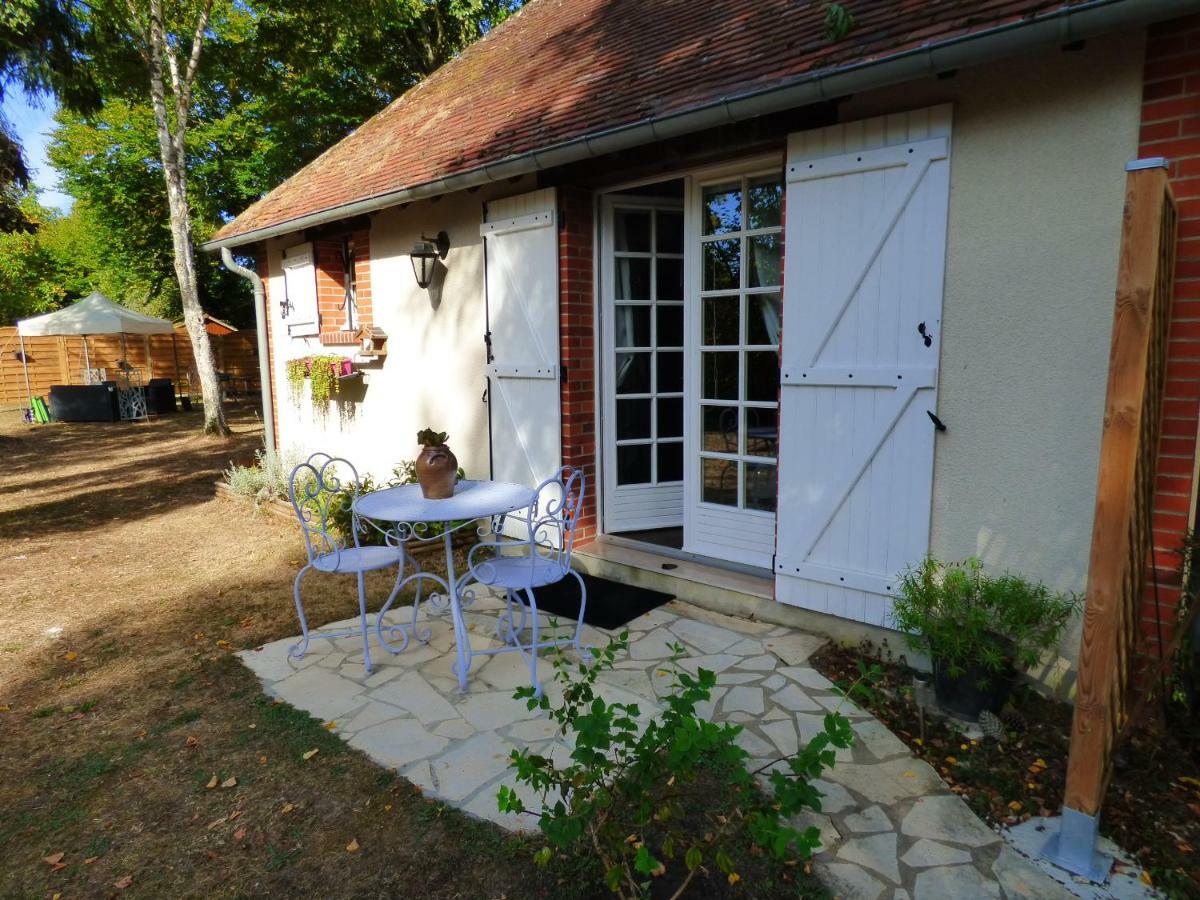 Chambres D'Hotes Les Muscaris Feins-en-Gatinais Экстерьер фото