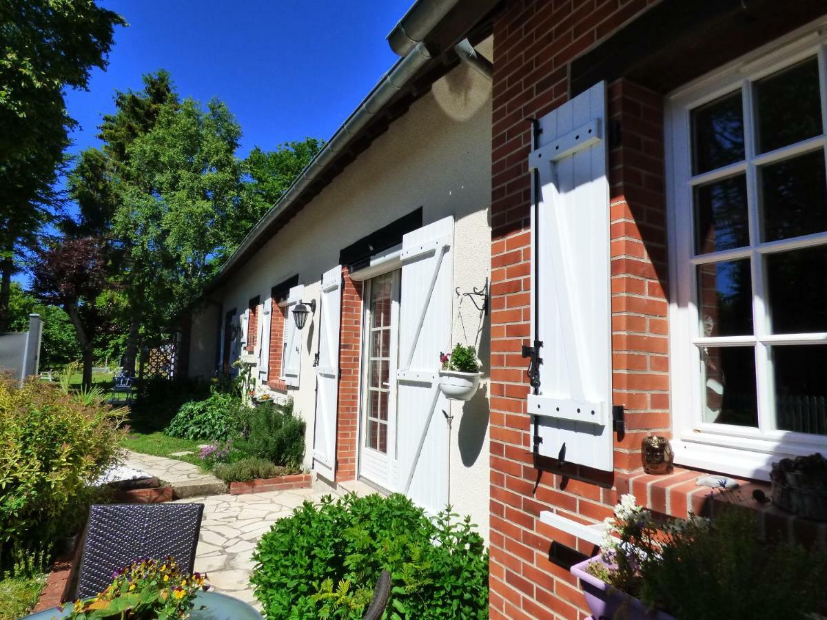 Chambres D'Hotes Les Muscaris Feins-en-Gatinais Экстерьер фото